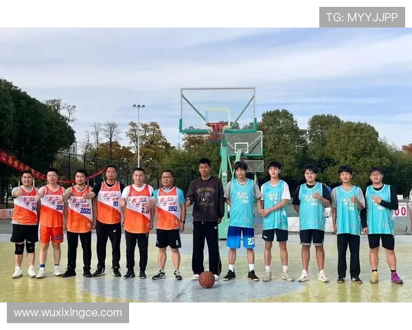武汉篮球队荣登篮球团队协作排行榜首位展现卓越团队精神与实力 武汉篮球队荣登篮球团队协作排行榜首位展现卓越团队精神与实力