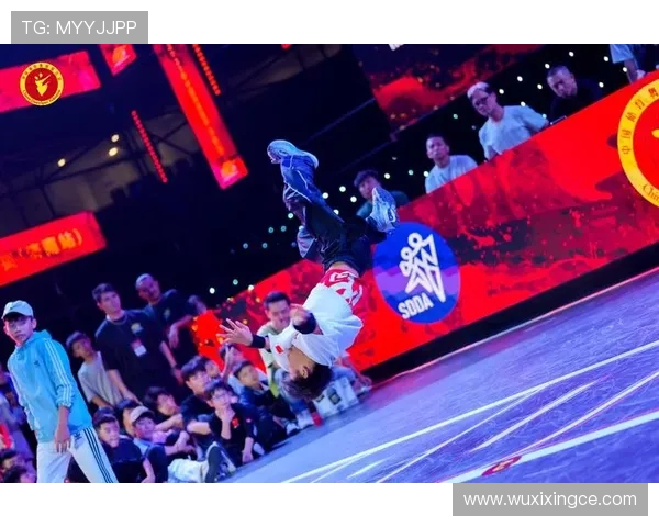 深圳街舞队荣登街舞灵活性排行榜第三名展现实力与风采 深圳街舞队荣登街舞灵活性排行榜第三名展现实力与风采