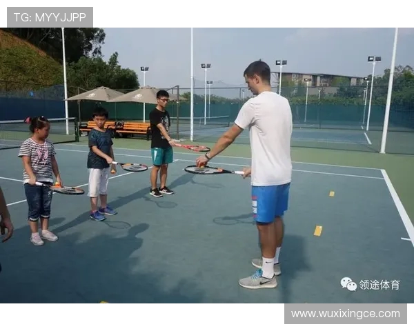 深圳网球队的耐力训练与比赛表现深度分析与探讨 深圳网球队的耐力训练与比赛表现深度分析与探讨
