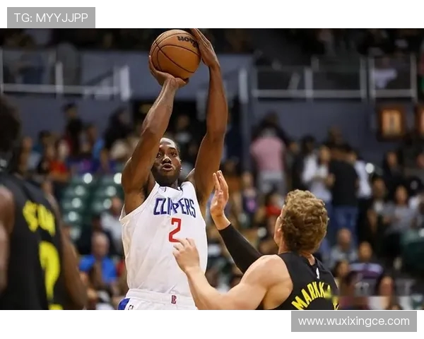 快船与爵士激战正酣直播结果揭晓精彩瞬间回顾与分析 快船与爵士激战正酣直播结果揭晓精彩瞬间回顾与分析