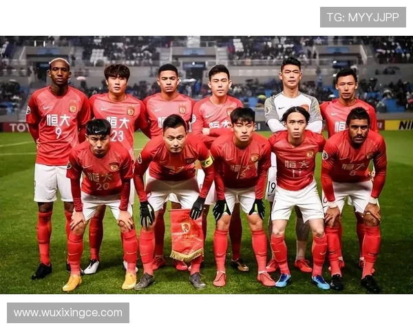 恒大与香港足球队精彩对决重播回顾赛场瞬间与精彩进球分析 恒大与香港足球队精彩对决重播回顾赛场瞬间与精彩进球分析