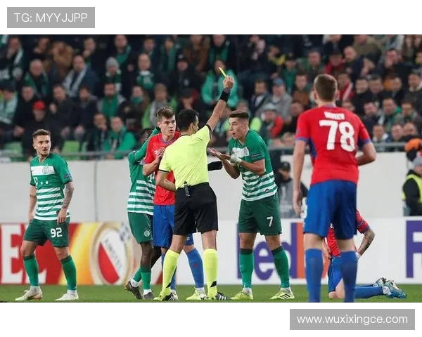 莫尔德与费伦茨的巅峰对决谁能笑到最后探讨战术与球员表现