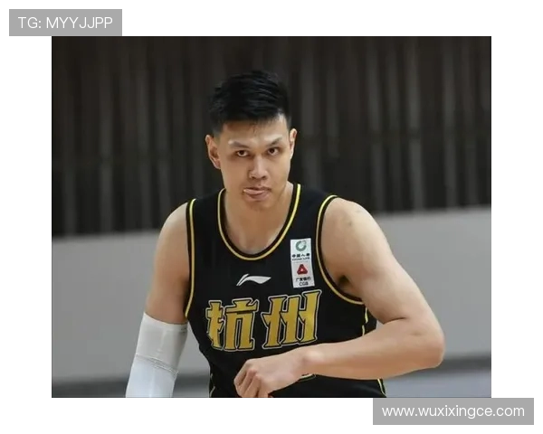 许钟豪：从青涩少年到职场精英的成长之路与奋斗故事