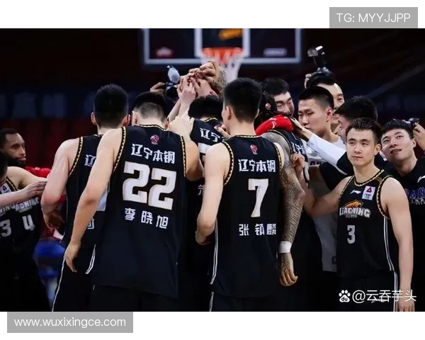 辽宁男篮迎战客麦隆全力争胜展现团队实力与战术配合